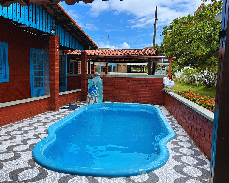 Spacious retreat near Cupe Beach