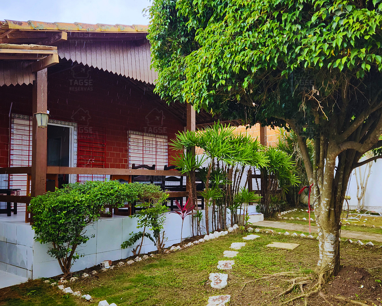 GRA325 | Spacious Retreat with Pool and Barbecue.