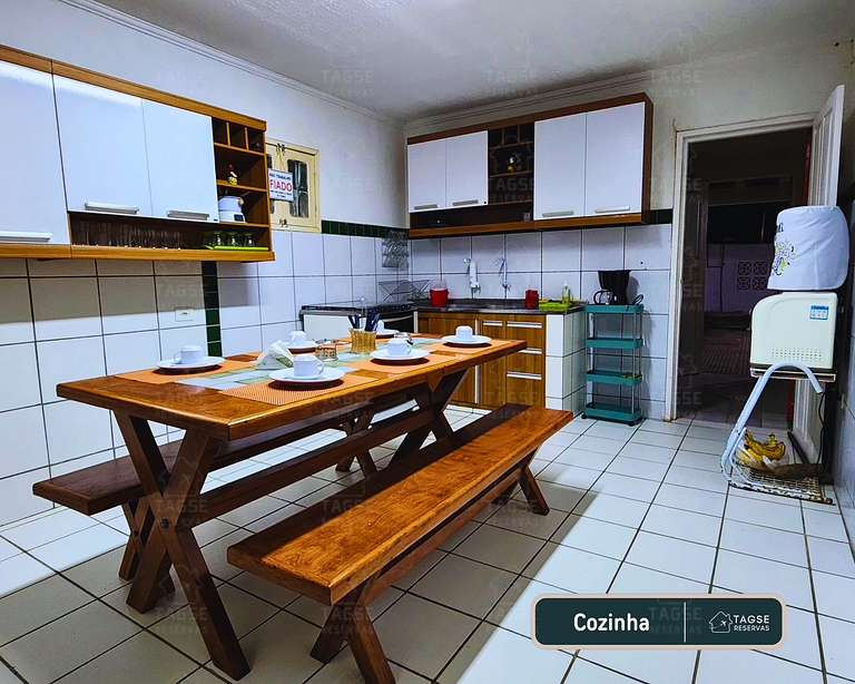 GRA325 | Spacious Retreat with Pool and Barbecue.