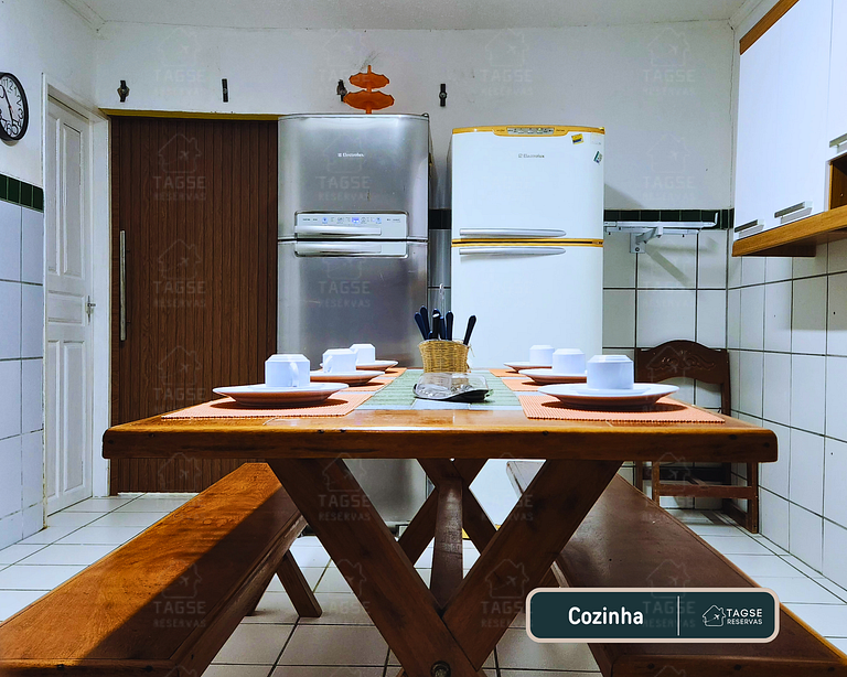 GRA325 | Spacious Retreat with Pool and Barbecue.