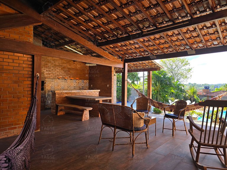GRA001 | Heated pool, 4 suites, 5 min from center
